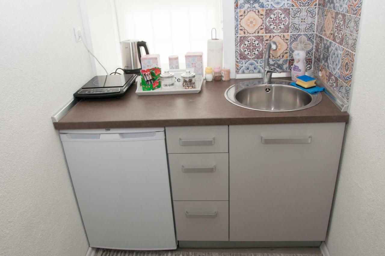 Bistrik Rose Apartment SJJ Exteriör bild