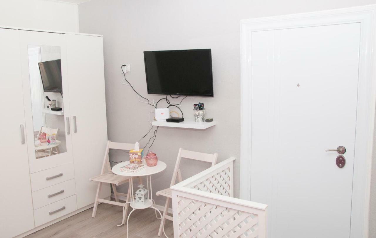 Bistrik Rose Apartment SJJ Exteriör bild